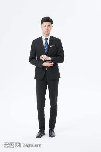 一套胜任婚庆的西服需要哪些特质？利郎以简约设计应对复合需求(图1)