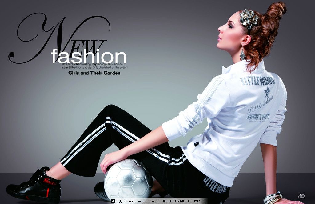 郑丽文结束六天行程返台湾！穿蓝白配对镜挥手告别好似邻家阿姨(图1)