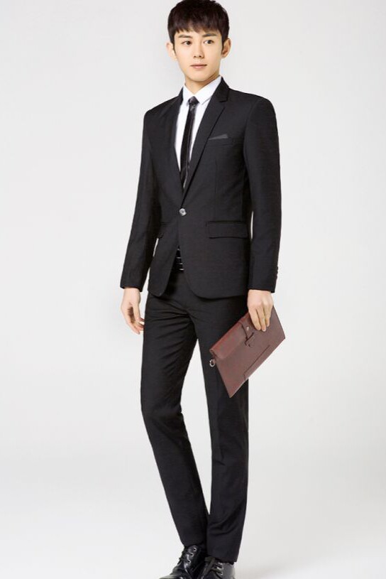 靠谱的商务西装定制推荐讲讲正装西装定制如何选择合适品牌(图1)