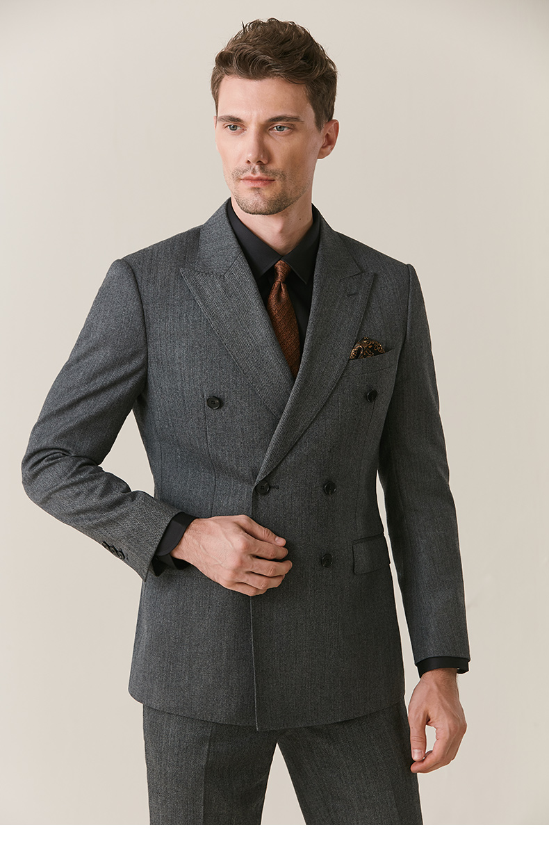 商务正装的完美选择！男士西服套装带你走向职场巅峰(图1)